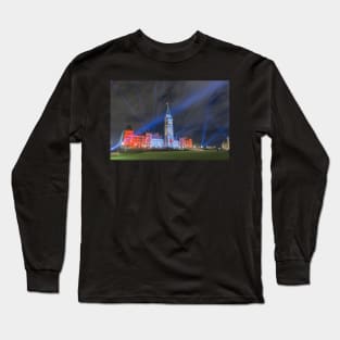 Canada's Parliament Building - Northern Lights show Long Sleeve T-Shirt